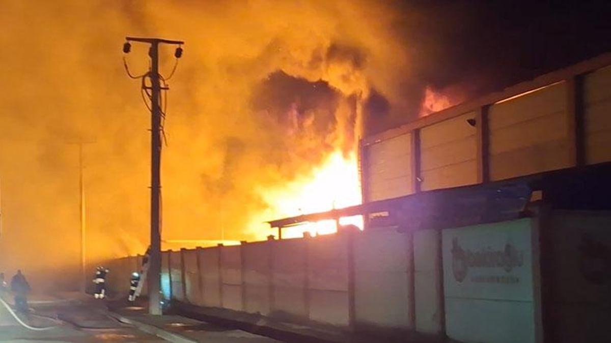Bafra'da geri dönüşüm fabrikasında yangın çıktı