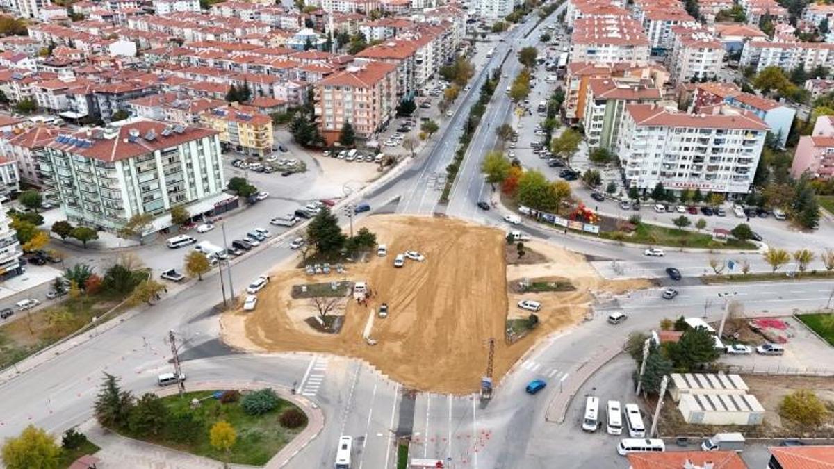 Afyon'da şehir merkezinin ortasına kondu! Şehir içi ulaşımda dev proje başlıyor