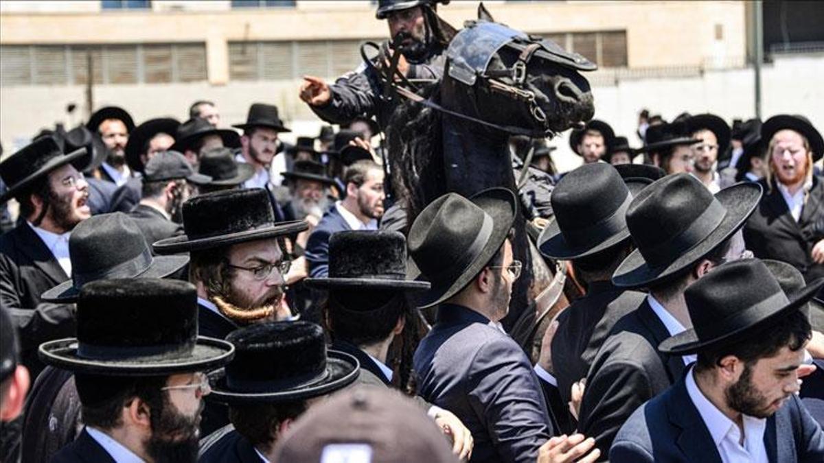 İsrail'de on binlerce Ultra Ortodoks Yahudi (Haredi) zorunlu askerlik karşıtı gösteri düzenledi