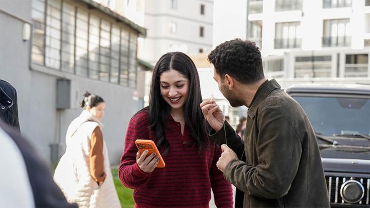 Hem kalpleri hem reytingleri fethediyor! Ekran arkasında gerçek bir aile havası