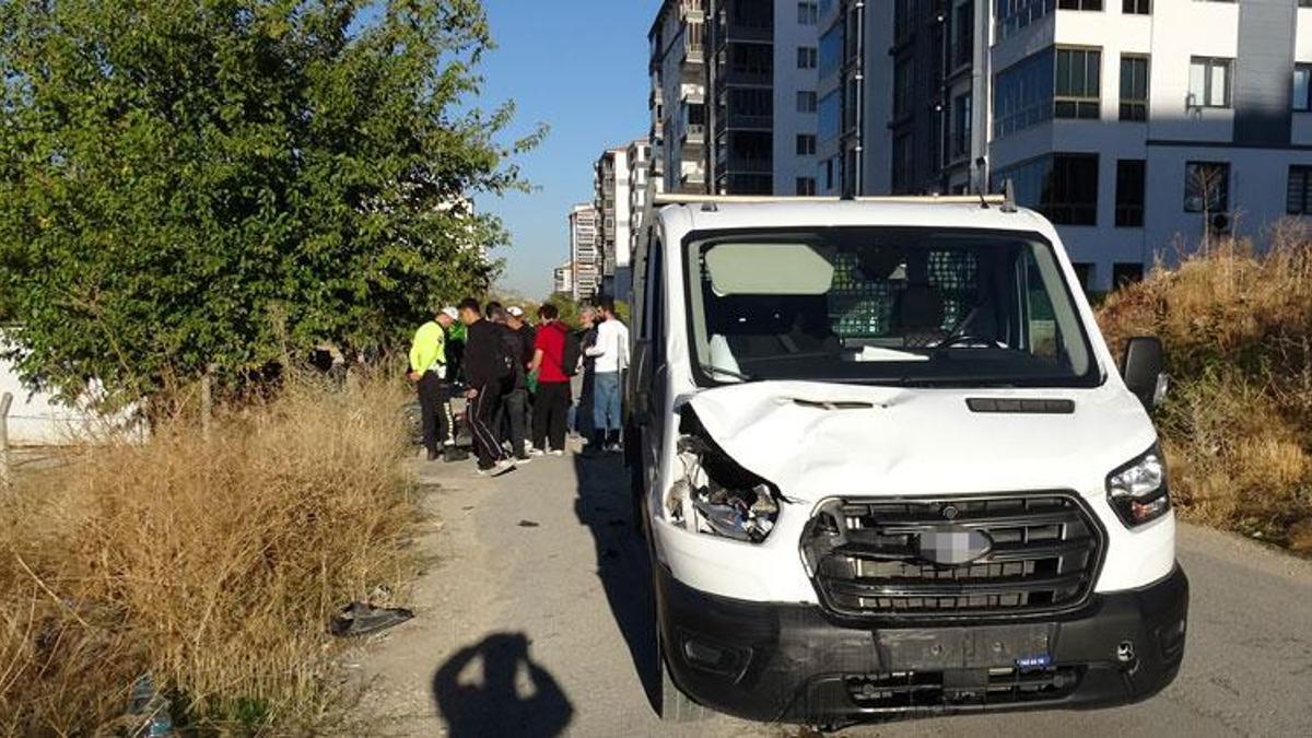 Malatya Yeşilyurt'da kamyonet ile elektrikli bisiklet çarpıştı: 2 yaralı
