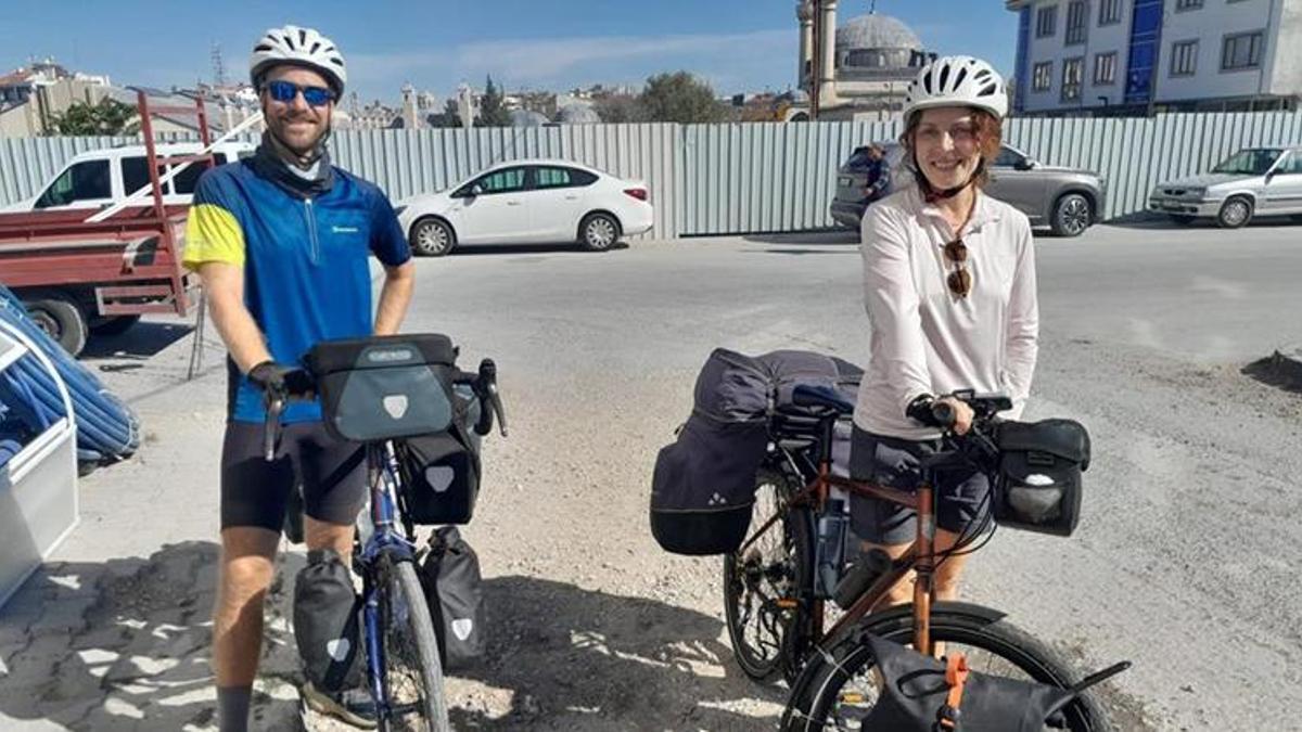 Almanya'dan yola çıkan bisikletli gezginler Konya'ya ulaştı! Türkiye'ye hayran kaldılar