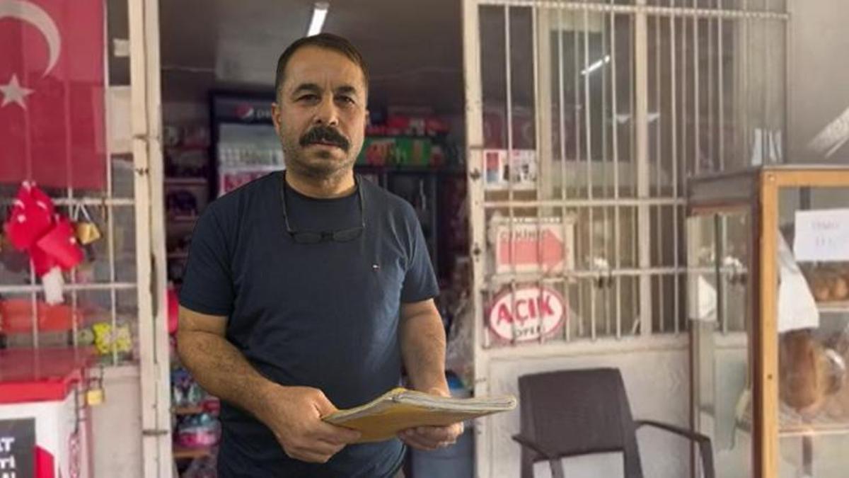 Hatay'da örnek davranış! Mahalle bakkalına giden hayırsever veresiye defterini yaktı