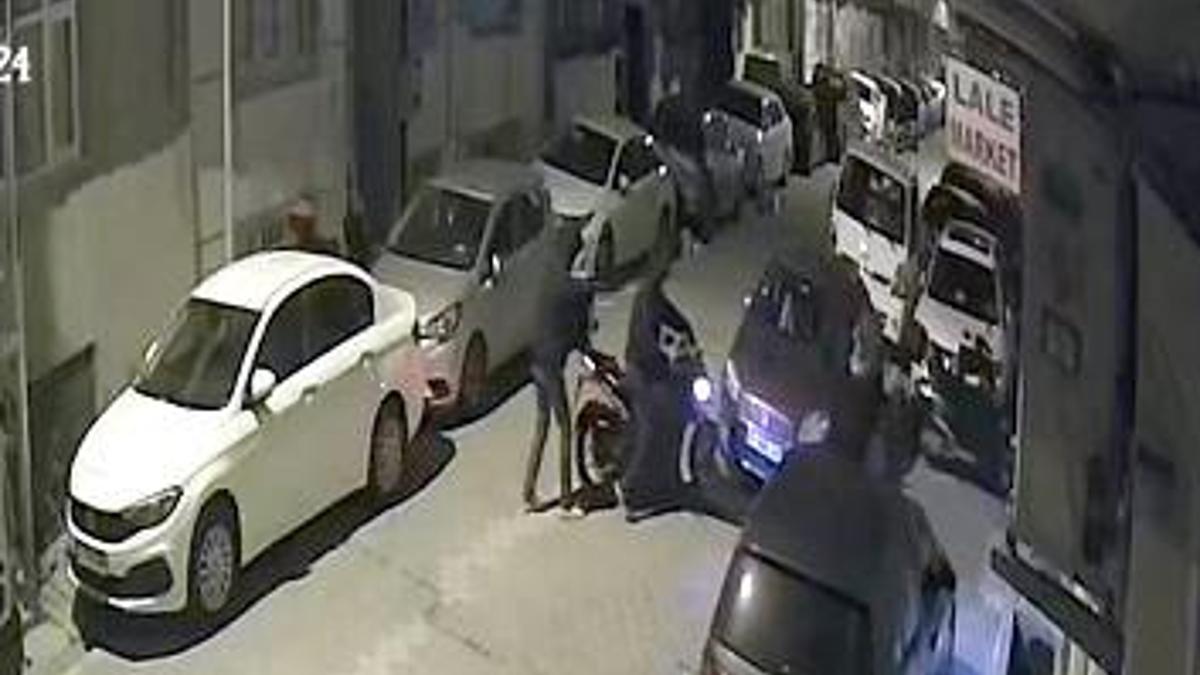 İstanbul- Esenyurt’ta saniyeler içerisinde motosiklet hırsızlığı kamerada