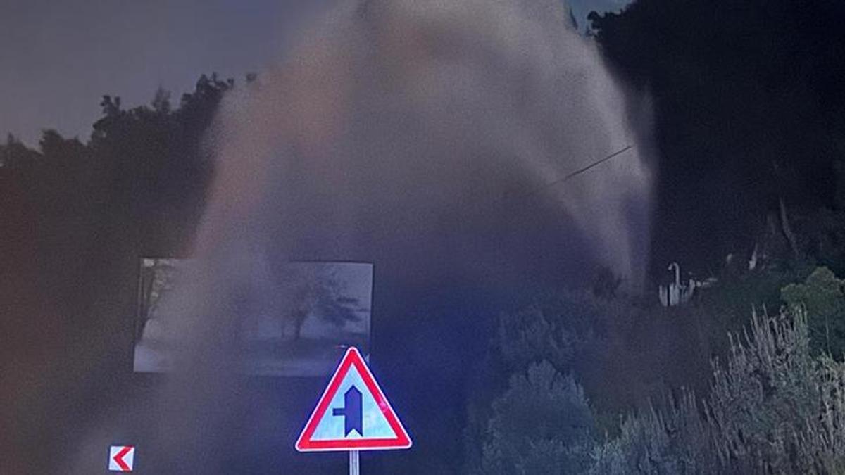 İsale hattı patladı, tonlarca su boşa aktı