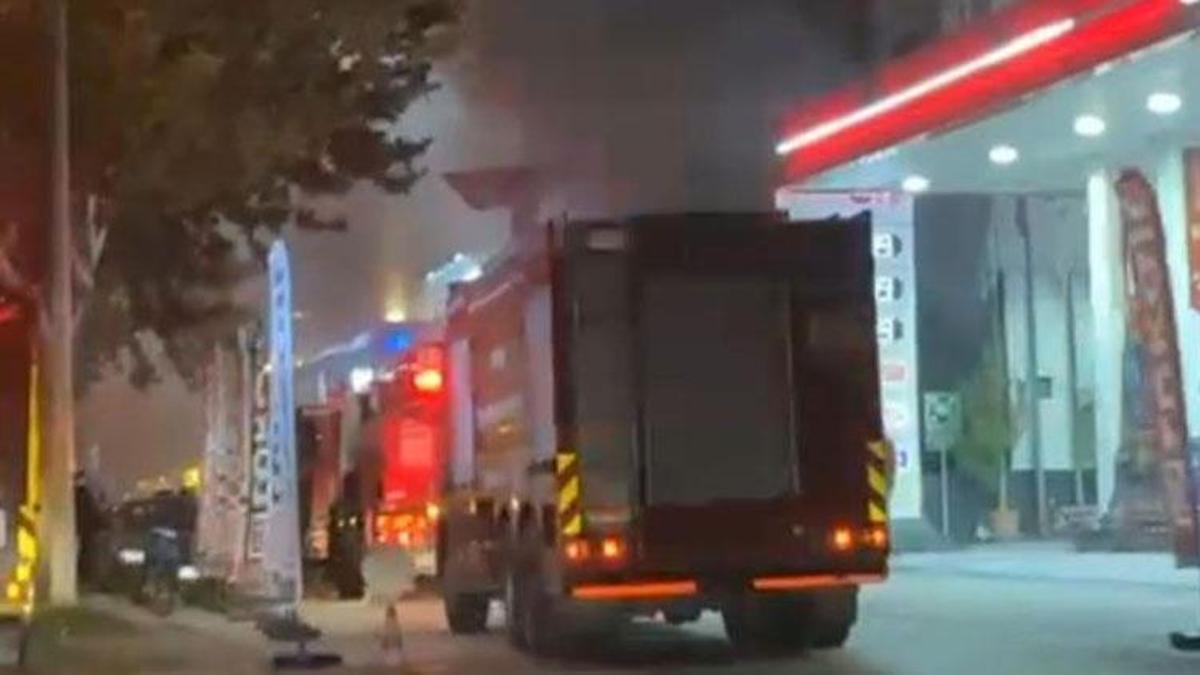 Bursa Osmangazi'de korkutan yangın: Alevler akaryakıt istasyonuna sıçramadan söndürüldü