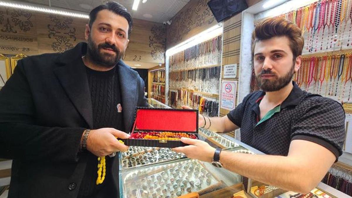 Elazığlı kuyumcu tespihe yatırım yaptı! 10 tespihe 2 milyona yakın para ödedi: 'Gelecek için önemli bir yatırım'