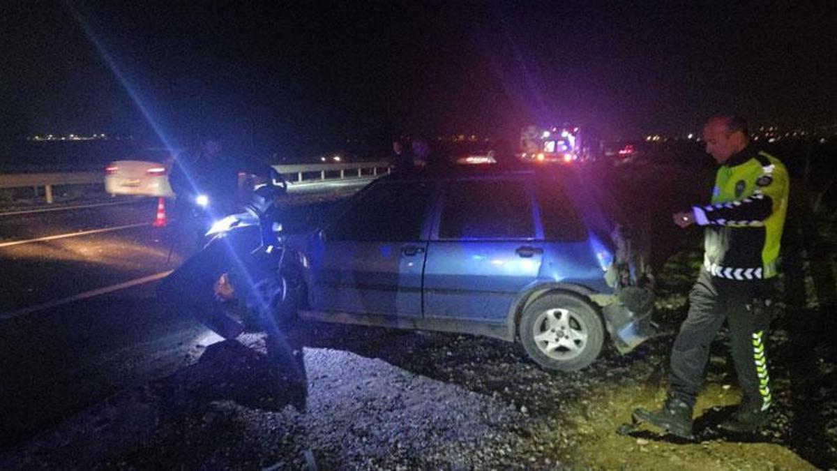 Bursa’da bir garip kaza! Kendiliğinden yola çıkan otomobil, yolcu otobüsüyle çarpıştı
