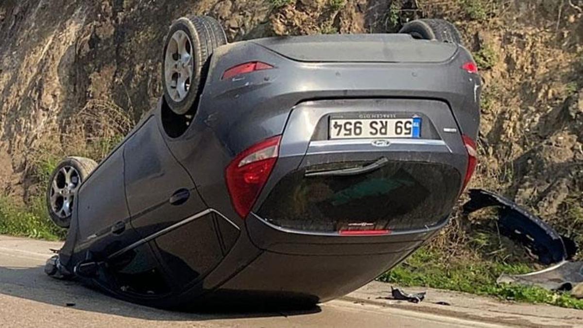 Mudanya'da kontrolden çıkan otomobil, ters döndü: 2 yaralı