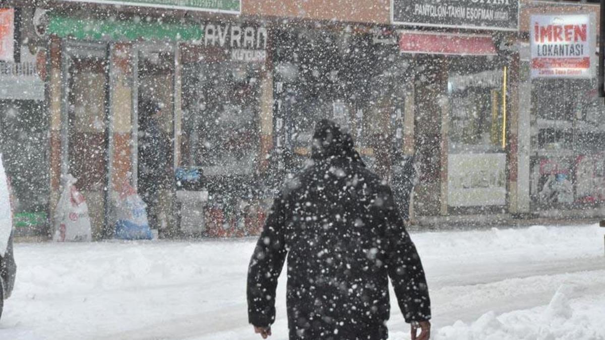 Adana'ya soğuk hava ve kar uyarısı! Sıcaklıklar düşüyor, Tufanbeyli ve yüksekler beyaz örtü altında kalacak