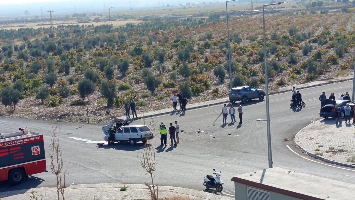 Gaziantep’te iki otomobil çarpıştı: 4 yaralı