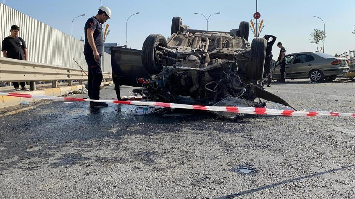 Şanlıurfa'da zincirleme trafik kazası! 2 kişi öldü, 3 kişi yaralandı