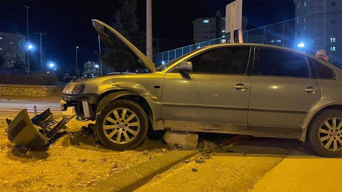 Karaman’da iki otomobil kavşakta çarpıştı: 1 yaralı