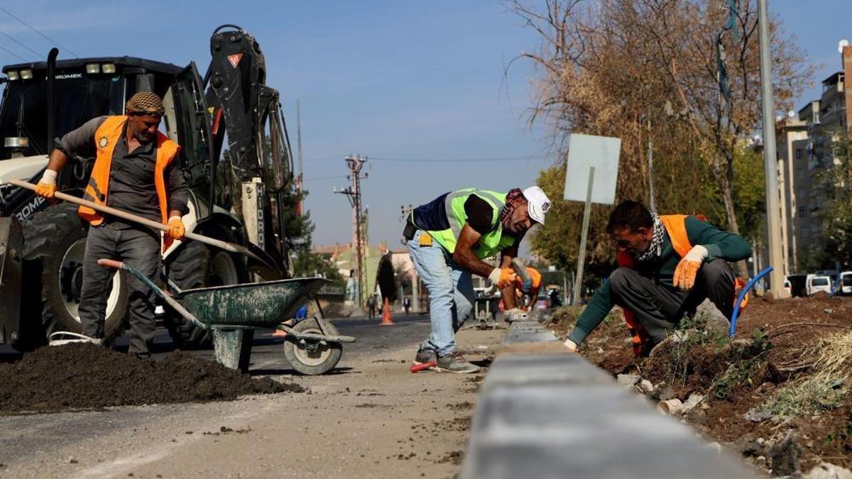 Diyarbakır'da şehir girişinde başlatıldı! Su tasar…