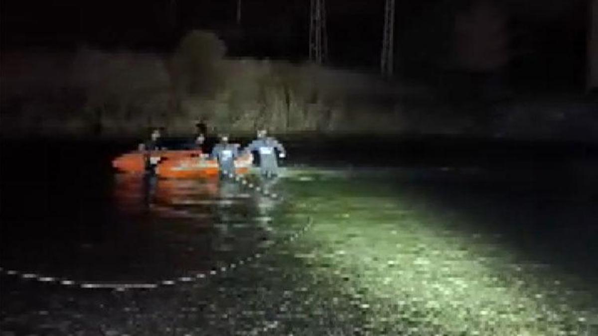 Diyarbakır’da balık tutarken adacıkta mahsur kalan 2 kuzen kurtarıldı