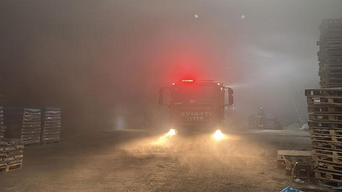 Edirne'de fabrikada yangın! İtfaiye ekiplerinden hızlı müdahale