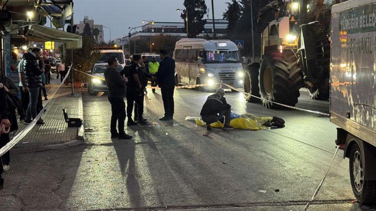 Adana’da yolun karşısına geçmek isterken kamyon çarpan kişi öldü