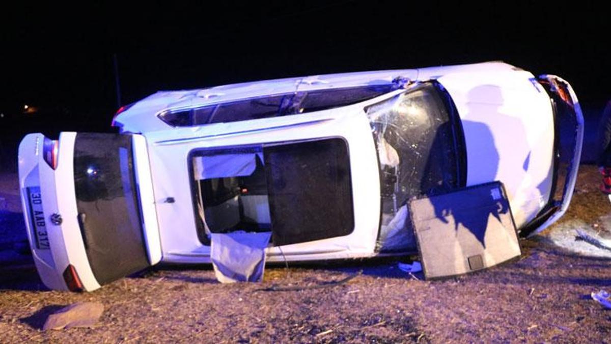 Hakkari Yüksekova'da otomobil takla attı; 5 yaralı