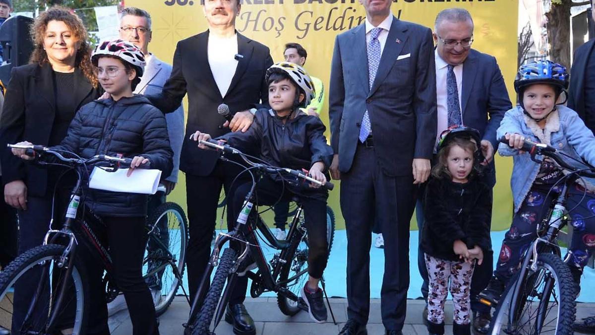 Bahçelievler’de bisiklet dağıtım töreni gerçekleştirildi