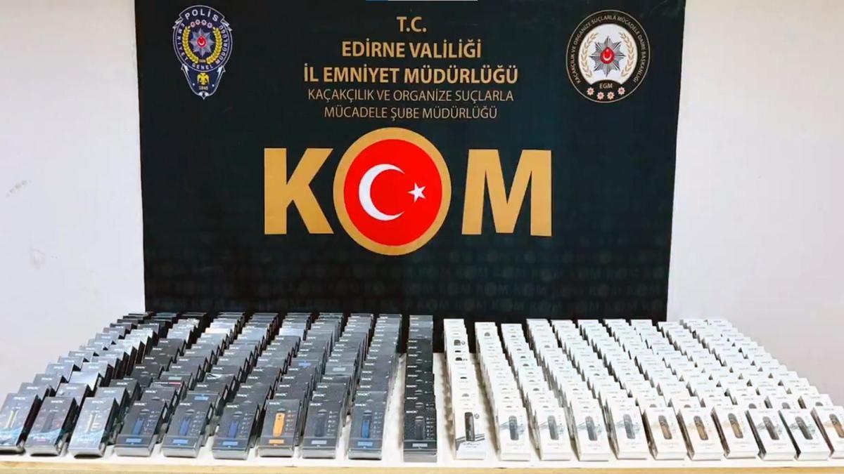 Otomobilinde 500 adet elektronik sigara ele geçirilen sürücü gözaltında