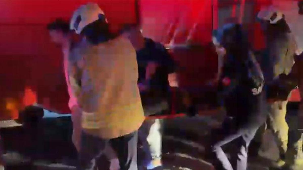 Beyoğlu'nda metro inşaatında iskele çöktü! Kazada işçiler yaralandı