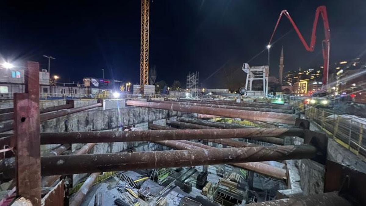 Beyoğlu'nda metro inşaatında iskele çöktü! 1 ölü, 4 yaralı