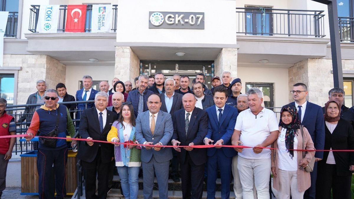Muğla Seydikemer'de 304 konut ve 8 iş yeri hak sahiplerine teslim edildi