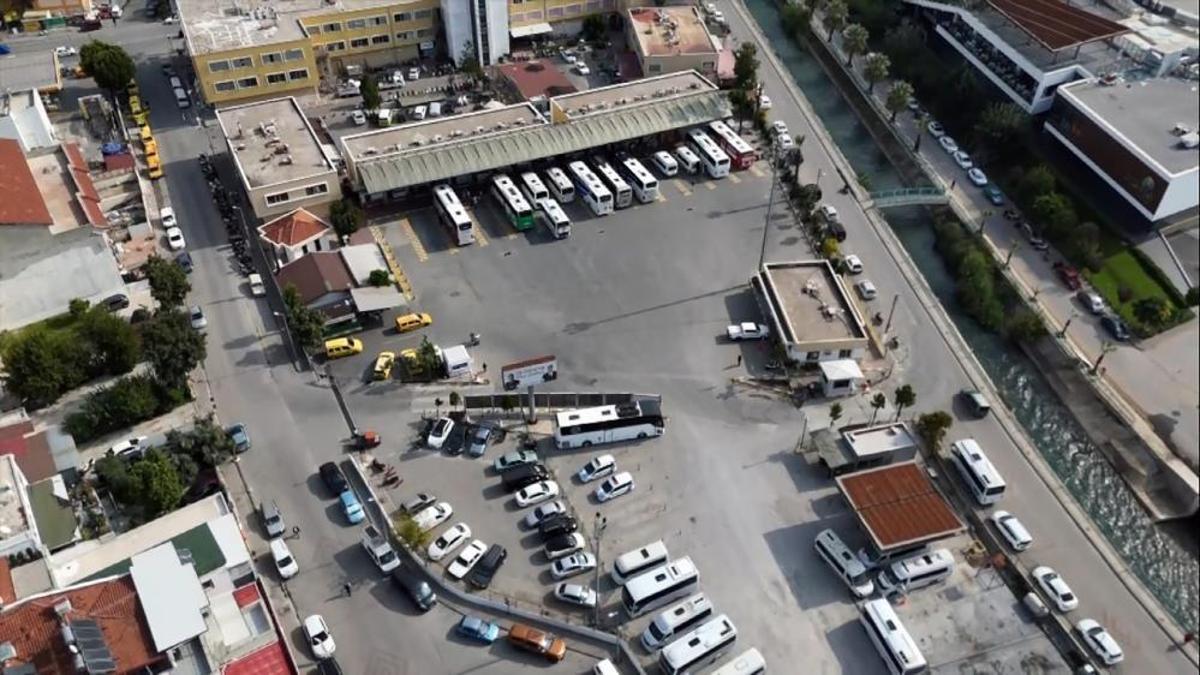 Adana'ya yakışmayan görüntü! 30 yıllık köhne otogar, 2026 vizyonuna gölge düşürüyor