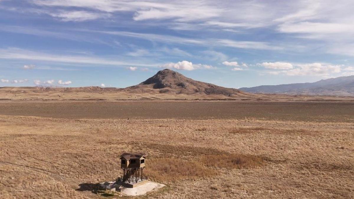Burdur da kuraklığa yenik düştü! Yüzlerce kuş türüne ev sahipliği yapıyordu