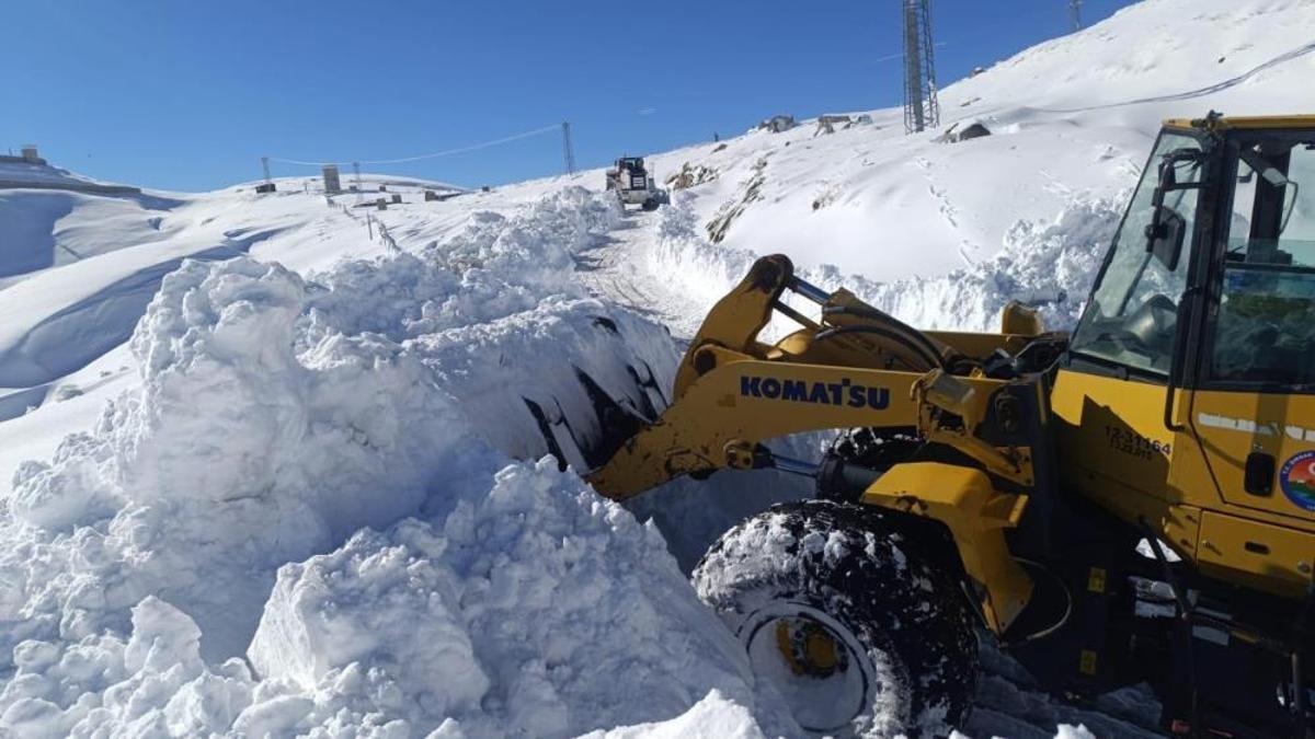 Şırnak'ta kar kalınlığı 1 metreyi aştı