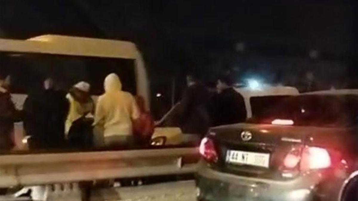 Malatya'da zincirleme trafik kazasında 5 araç birbirine girdi: 2 yaralı