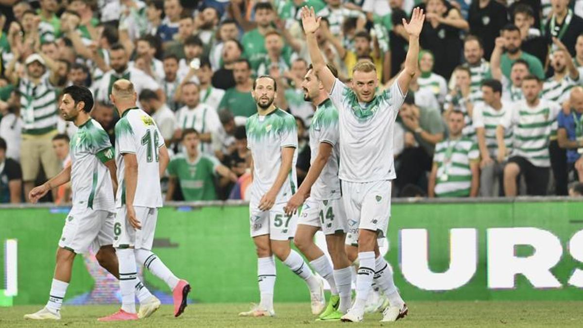 Bursaspor'a güzel haber! Forma giyemeyecekler