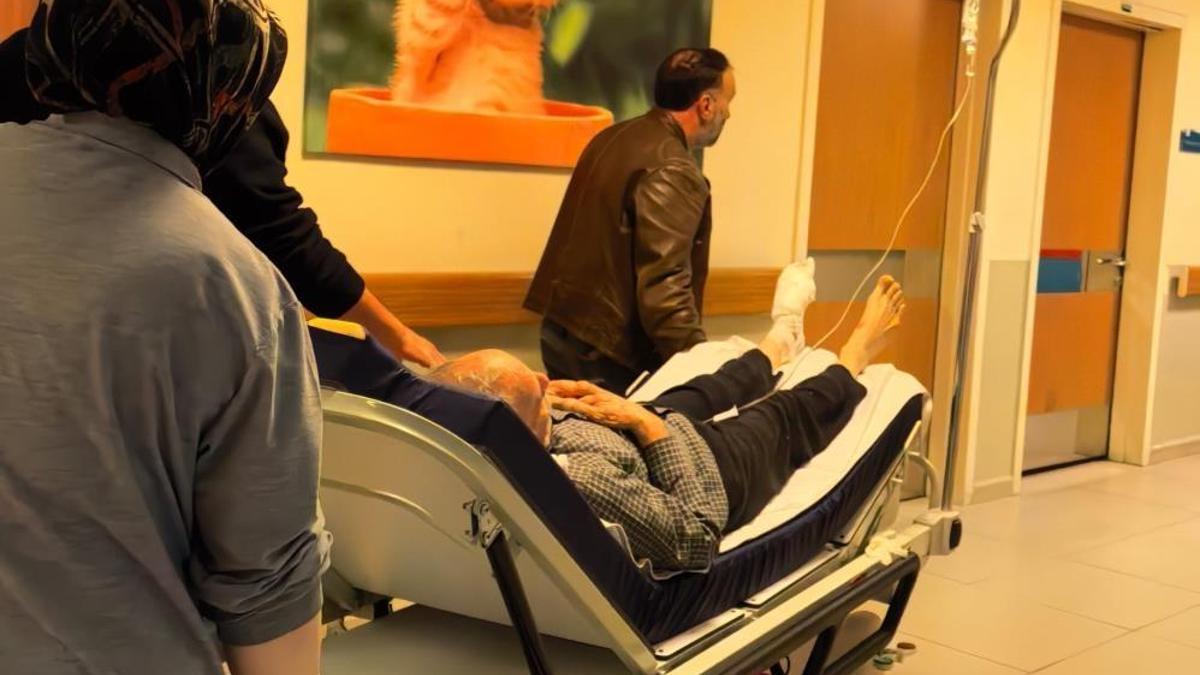 Bursa'da odun kesmek isterken ayağını kesti, hastanelik oldu