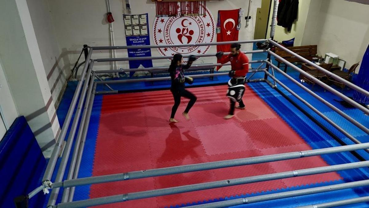 Ağrı'nın gururu tek kadın kickboksçusu: Sibel Oruç'un hikayesi ilham veriyor