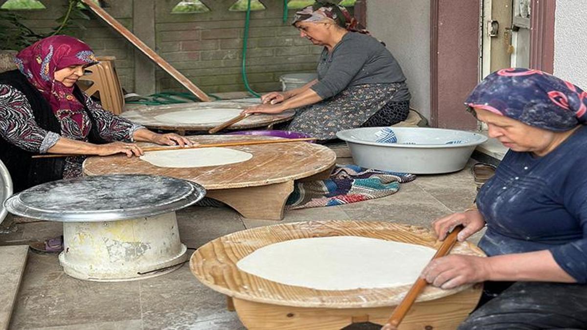 Sakarya'da Ramazan hazırlıkları erken başladı! Kadınlar bir araya gelip imece usulü hazırlıyor