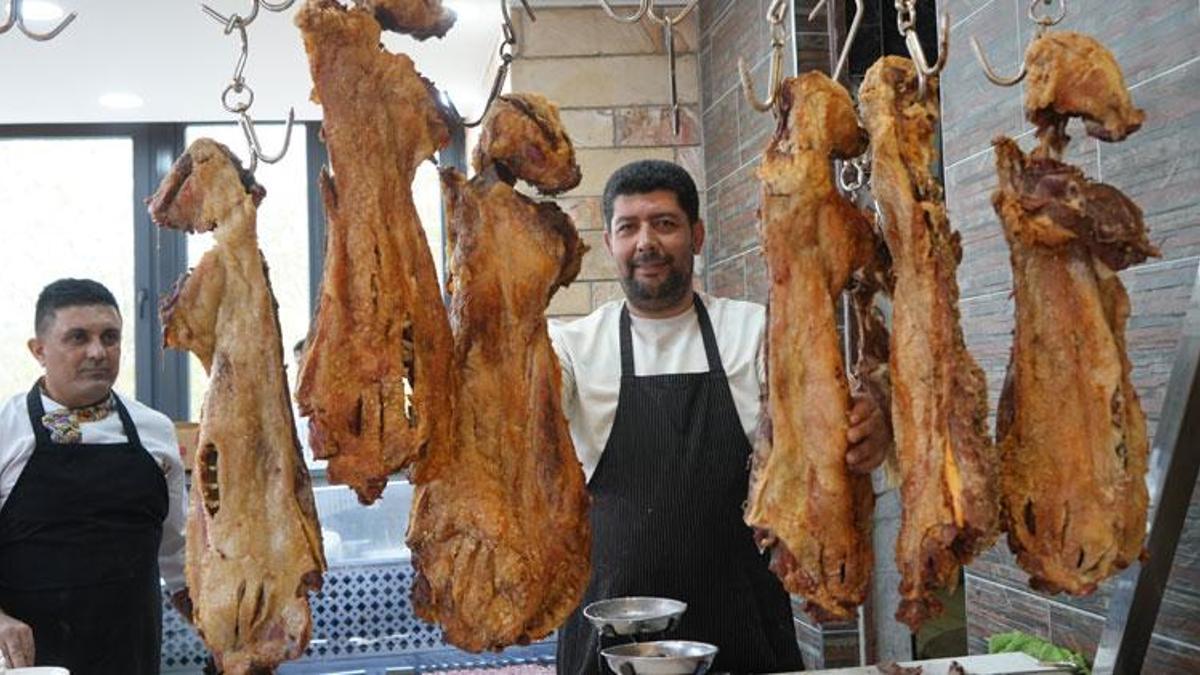 Muş’un yöresel eşsiz lezzeti marka haline geliyor! 15 yıllık ustalıkla büryan geleneği yaşatılıyor