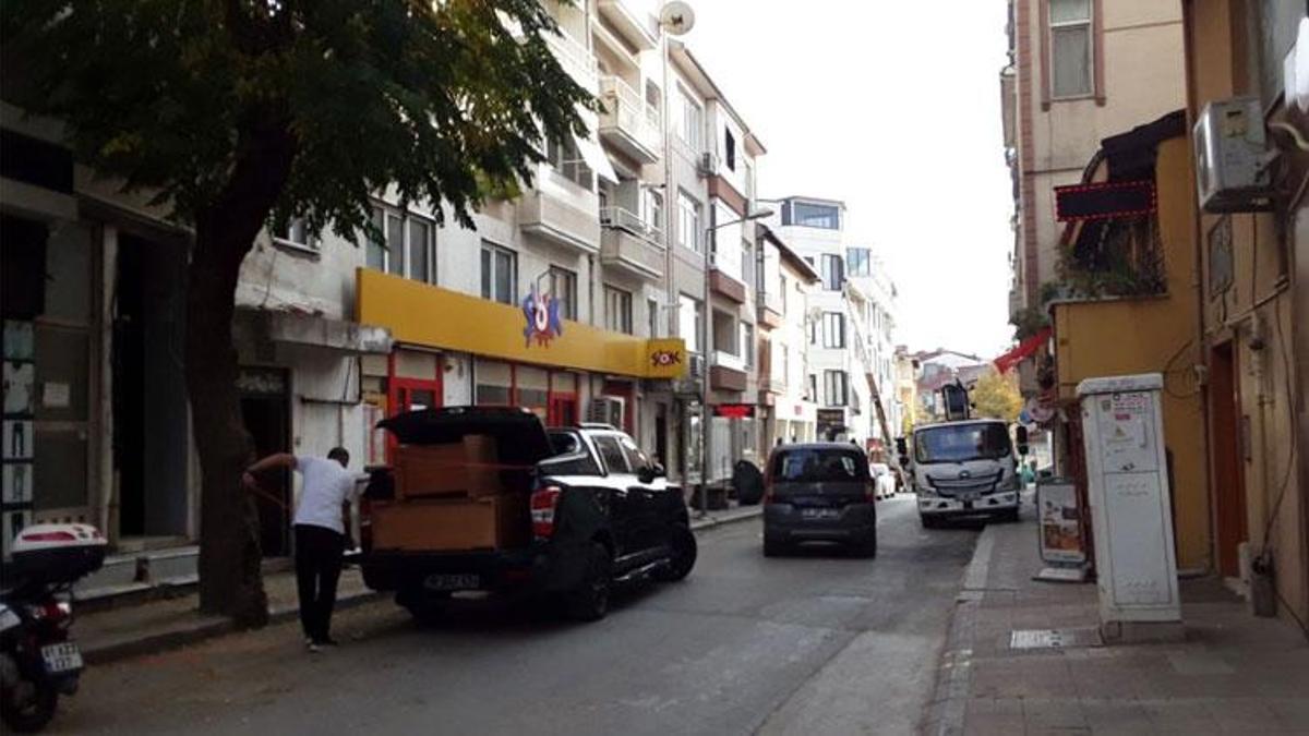 Kocaeli Darıca'da kolonlarında çatlak oluşan 5 katlı bina boşaltıldı