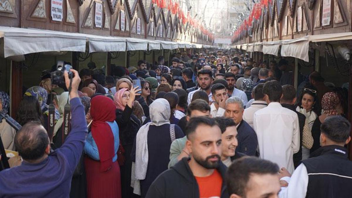 Şırnak Cizre’de ilk kitap fuarı kapılarını açtı