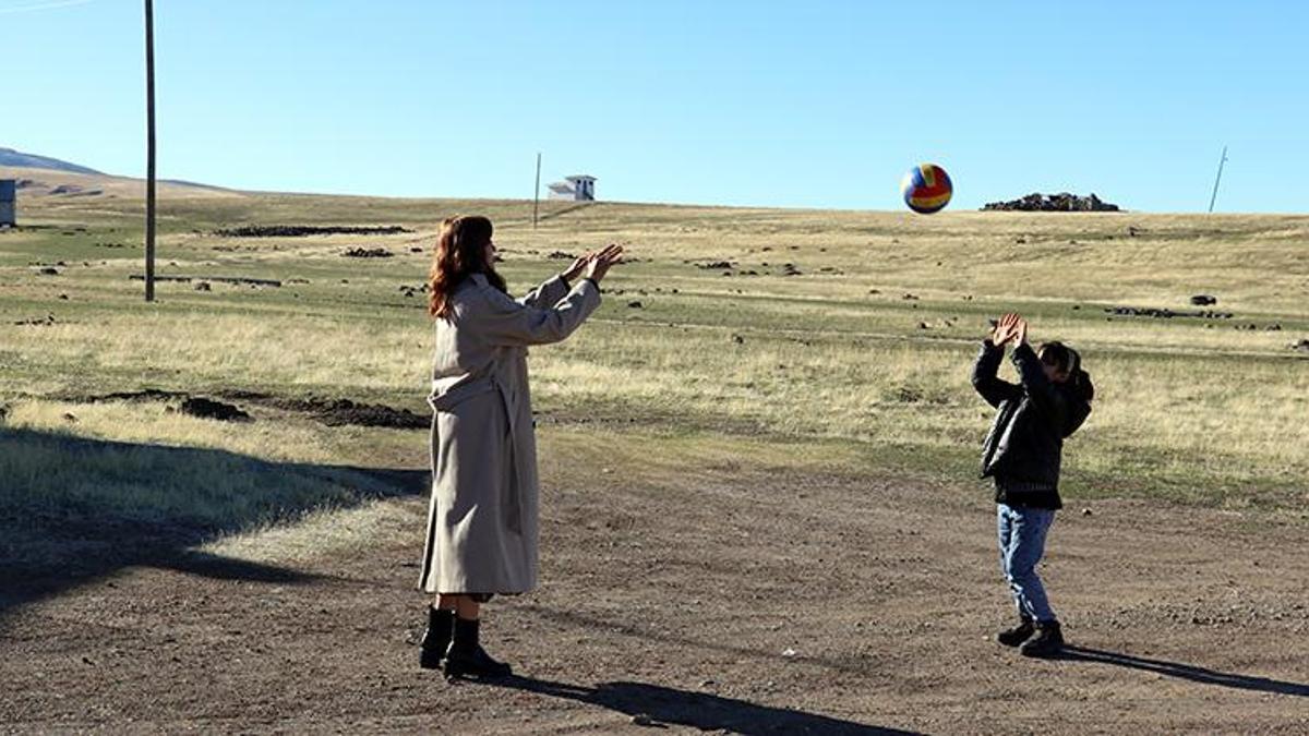 Ağrı’da tek öğrencili köy okulunda görev yapan Sedanur Öğretmen'den büyük fedakârlık! Her gün o yolu çekiyor
