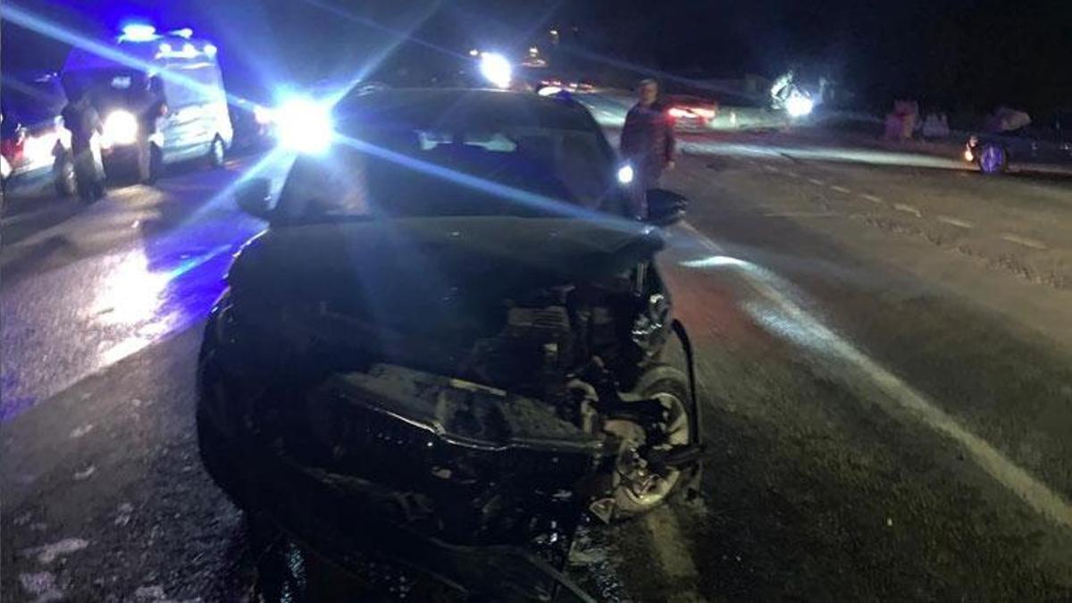 Adıyaman Gölbaşı'nda iki otomobil çarpıştı: 2 yaralı
