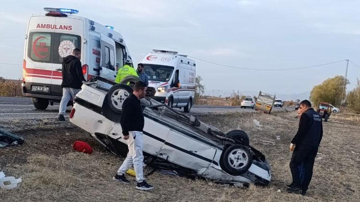 Konya Hüyük'te şarampole devrilen otomobildeki 5 kişi yaralandı