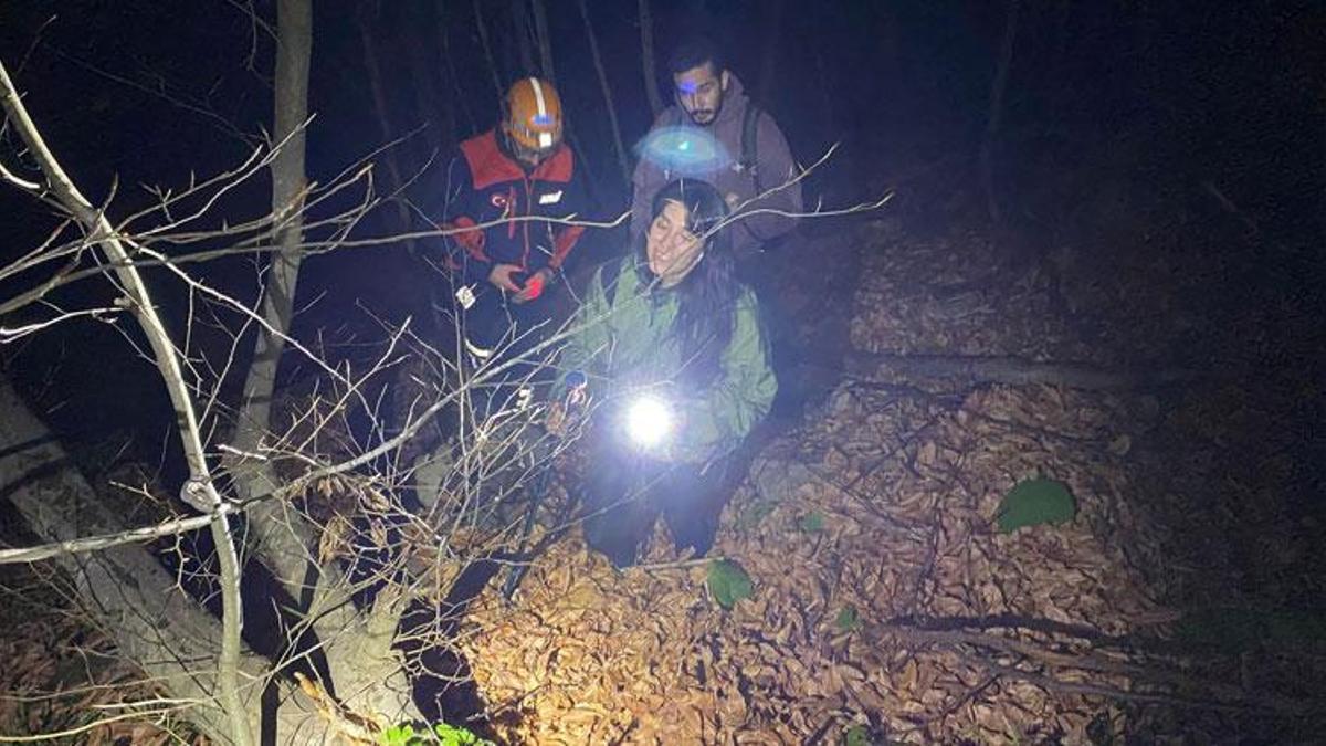Bursa’da ormanlık alanda mahsur kalan 2 kişi kurtarıldı