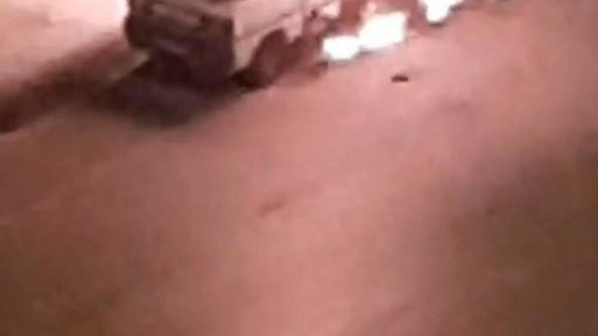 Tantuni satılan kamyonet alev alev yandı