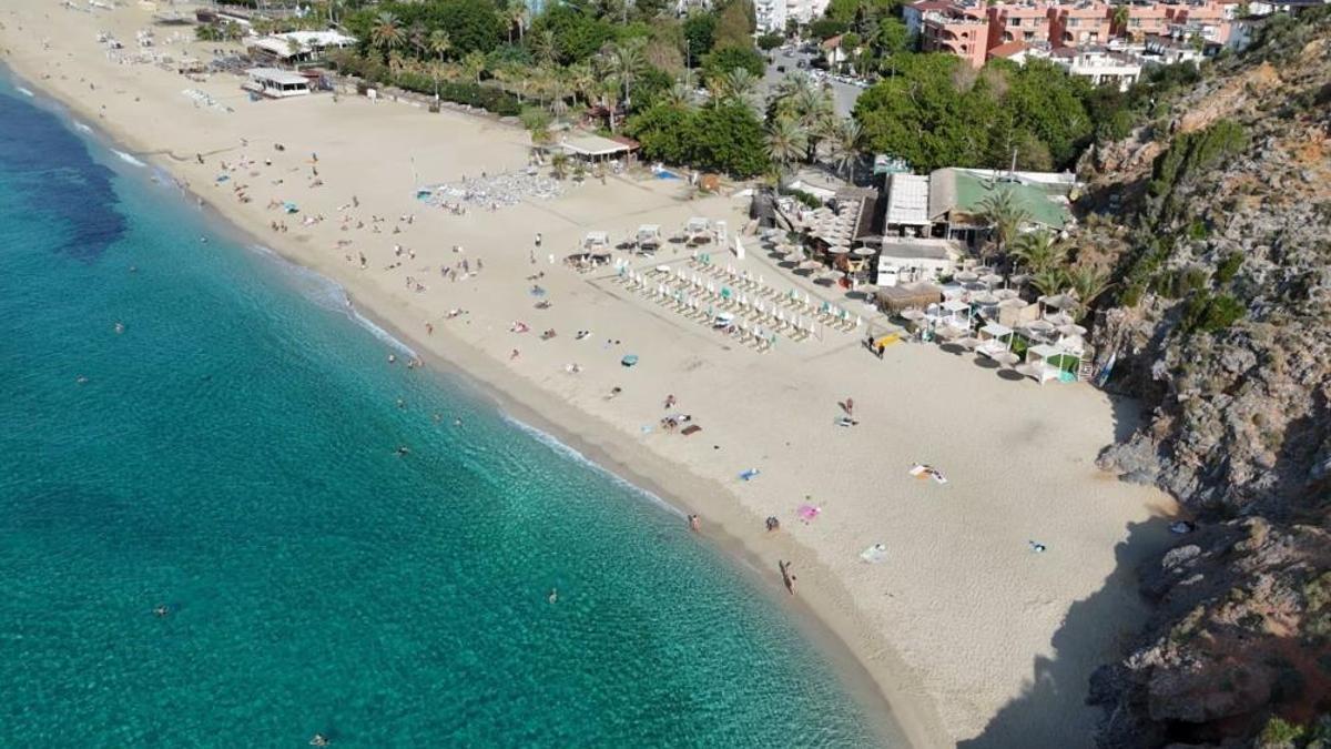 Yurtta dört mevsim! Rize’de kar Alanya’da güneş