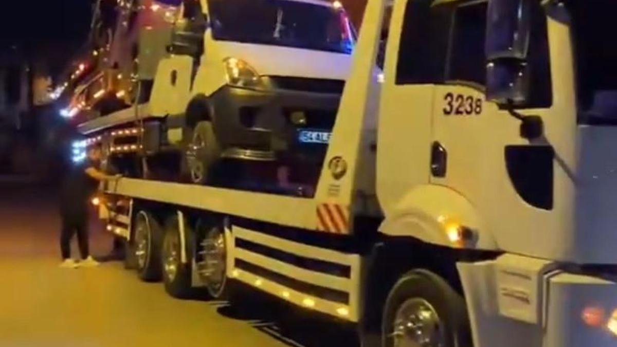 Oto kurtarıcıların üst üste dizilmesine 8 bin lira ceza