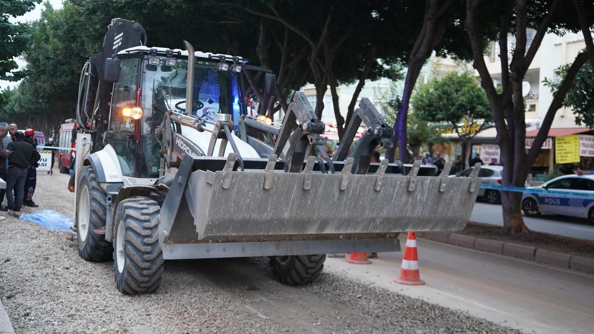 Geri manevra yapan kepçenin altında kalıp yaşamını yitirdi