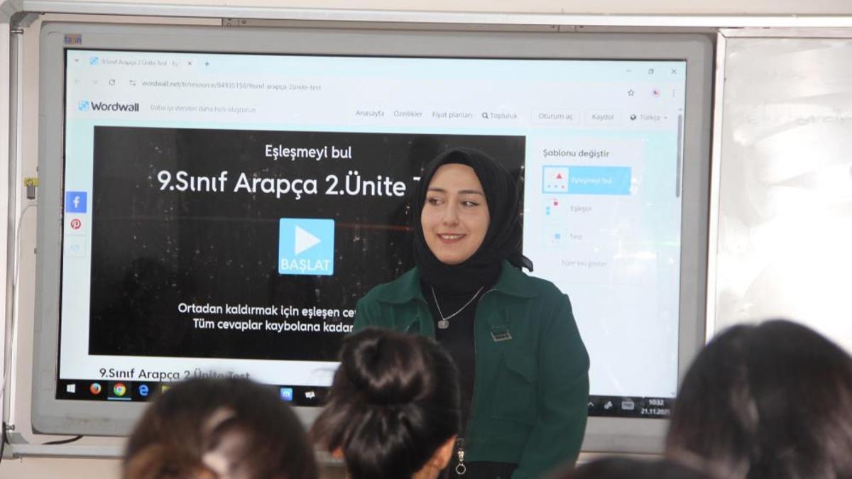 Babasına verdiği sözü tuttu! Öğretmen olup öğrencileri hayallerine kavuşturuyor