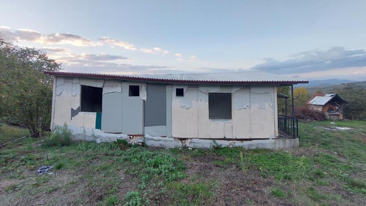 Sakarya Hendek'te bir mahallenin başı dertte! Evler yamuldu, yollar metrelerde aşağı çöküyor: 'Kalıcı çözüm istiyoruz'