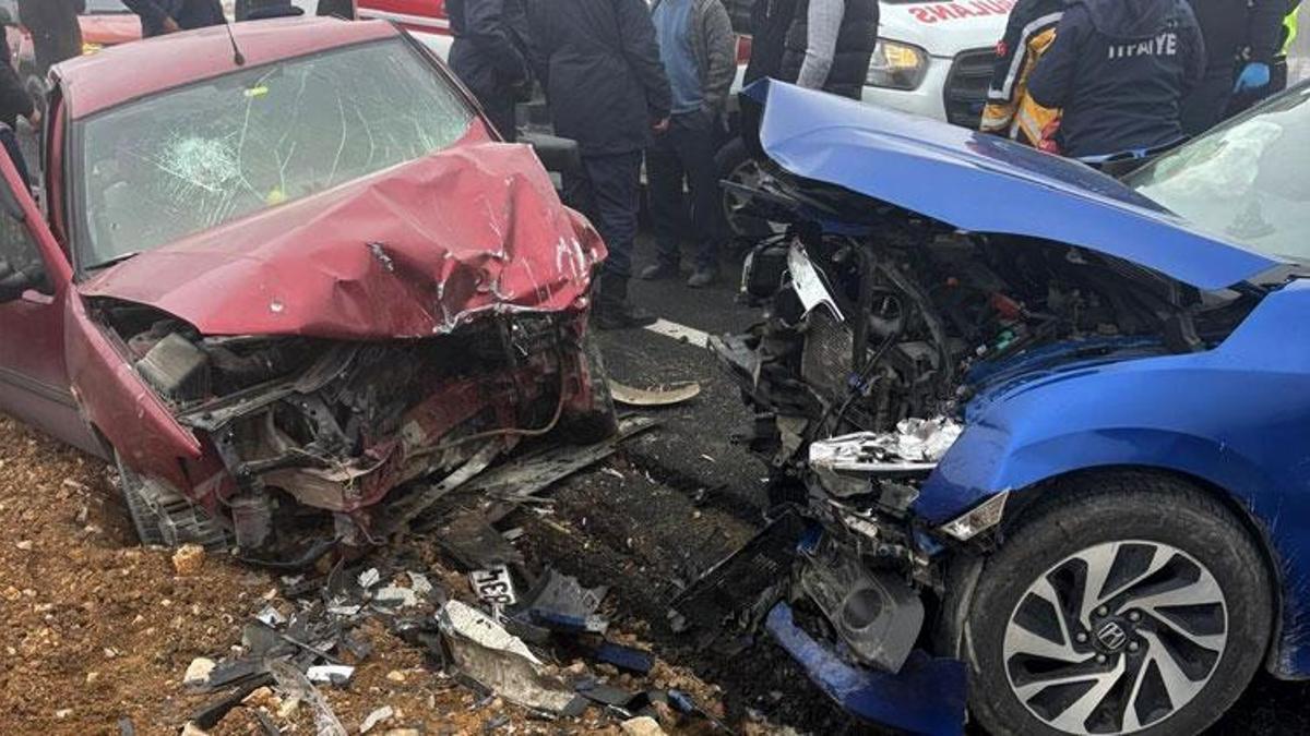 Malatya Akçadağ'da iki otomobil çarpıştı: 5 yaralı