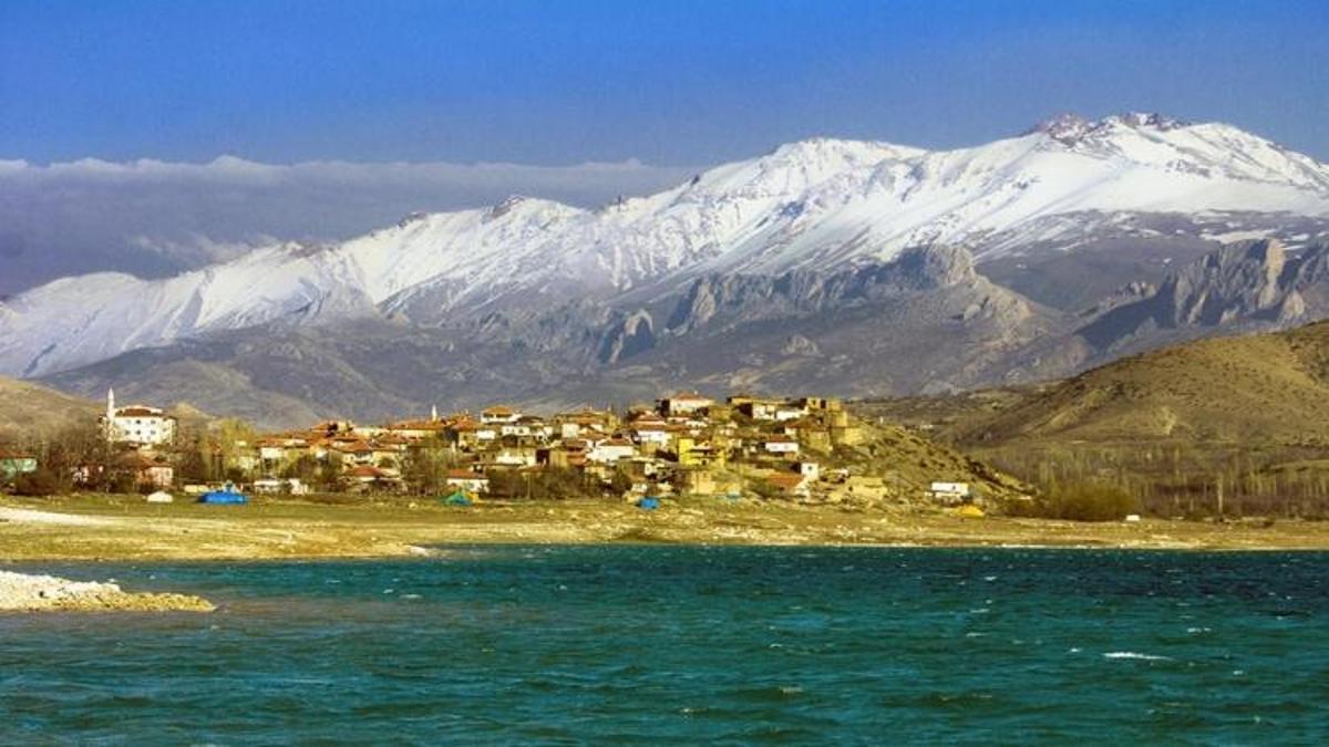 İspat edildi: Türkiye'de bir ilçe krallıkla yönetildi! Parası ortaya çıktı